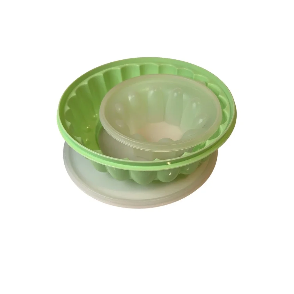 Vintage Tupperware Jello Mold Green Ring Mold with Lid‎ 1970s Retro Kitchenware